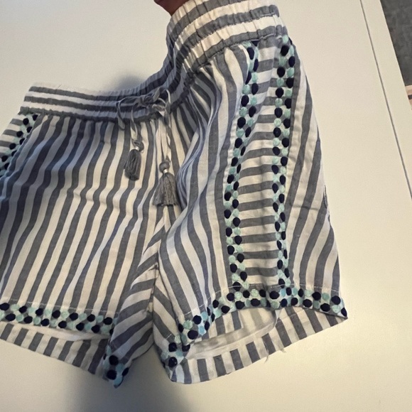 VINEYARD VINES | Med | EMBROIDERED DOTS! - Picture 7 of 13